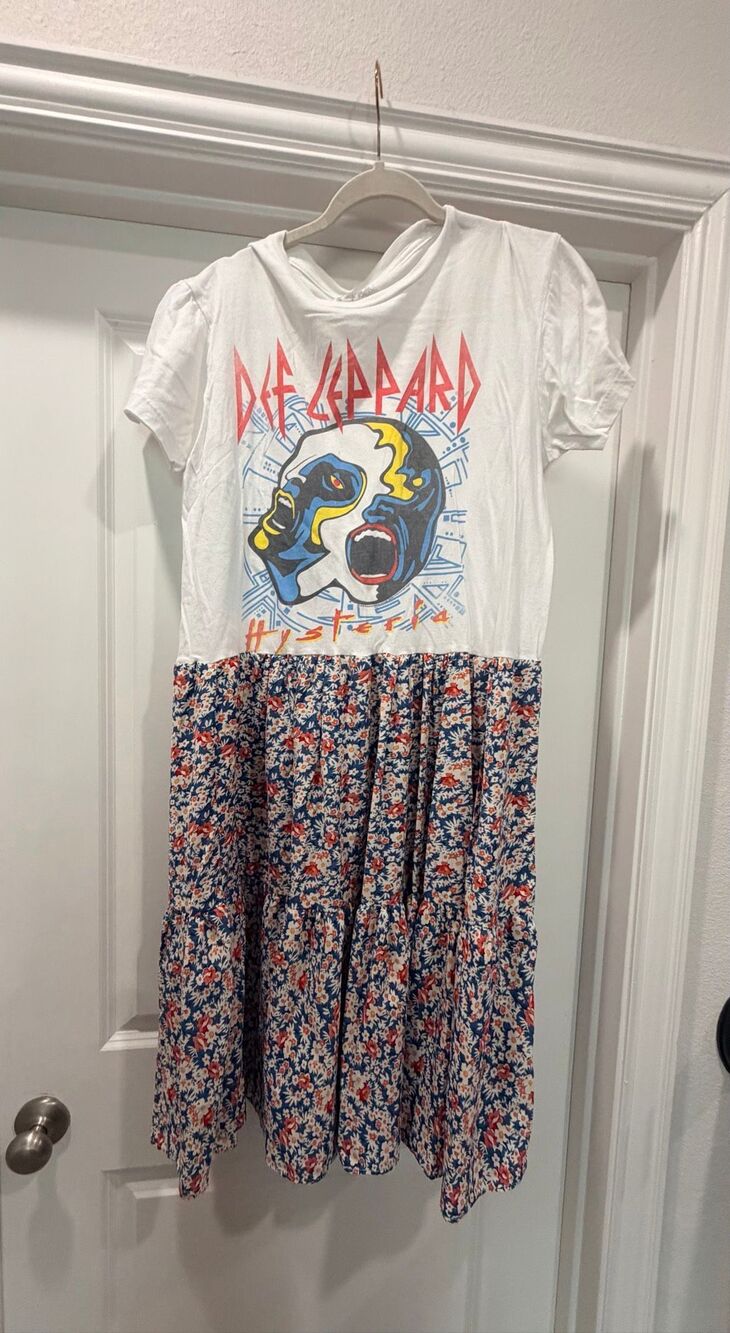 Urban Outfitters Def Leppard Hysteria Graphic Tee Tiered Floral Mini Dress M